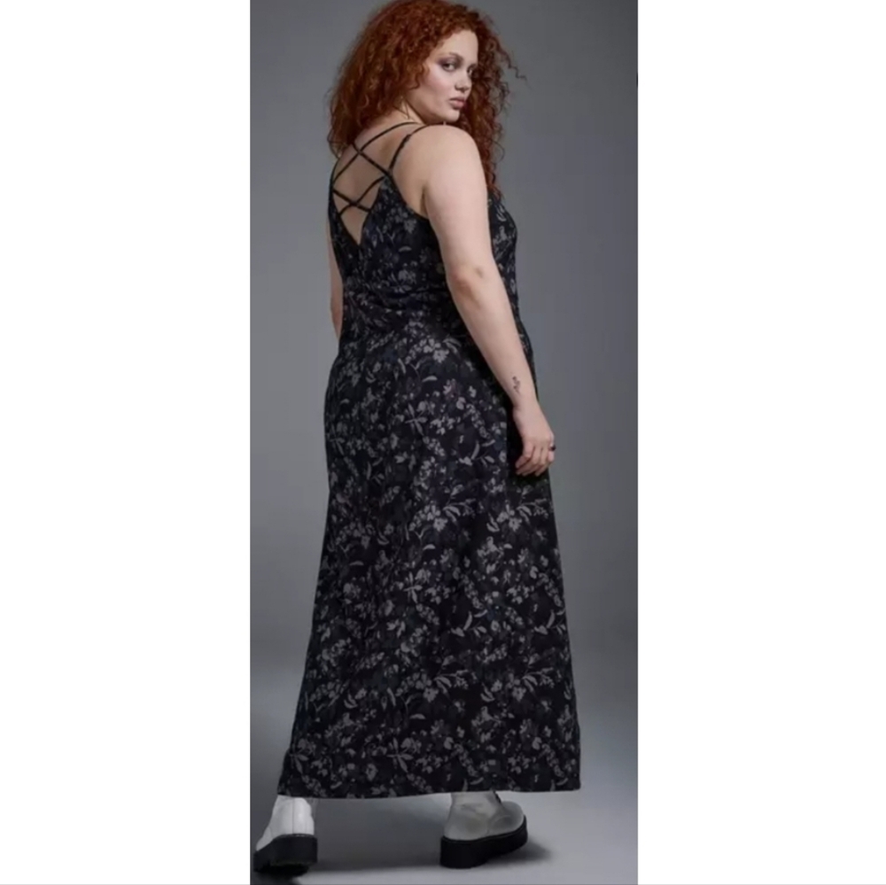 Plus Size Black Floral Slip Maxi Dress with Side Slits - Picture 2 of 6